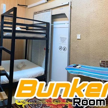 Pine Hotel Бату Гаяах Екстериор снимка