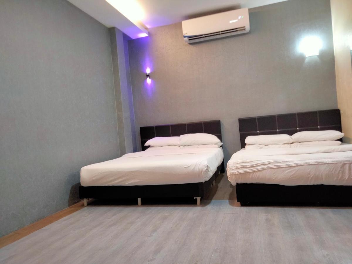Pine Hotel Бату Гаяах Екстериор снимка