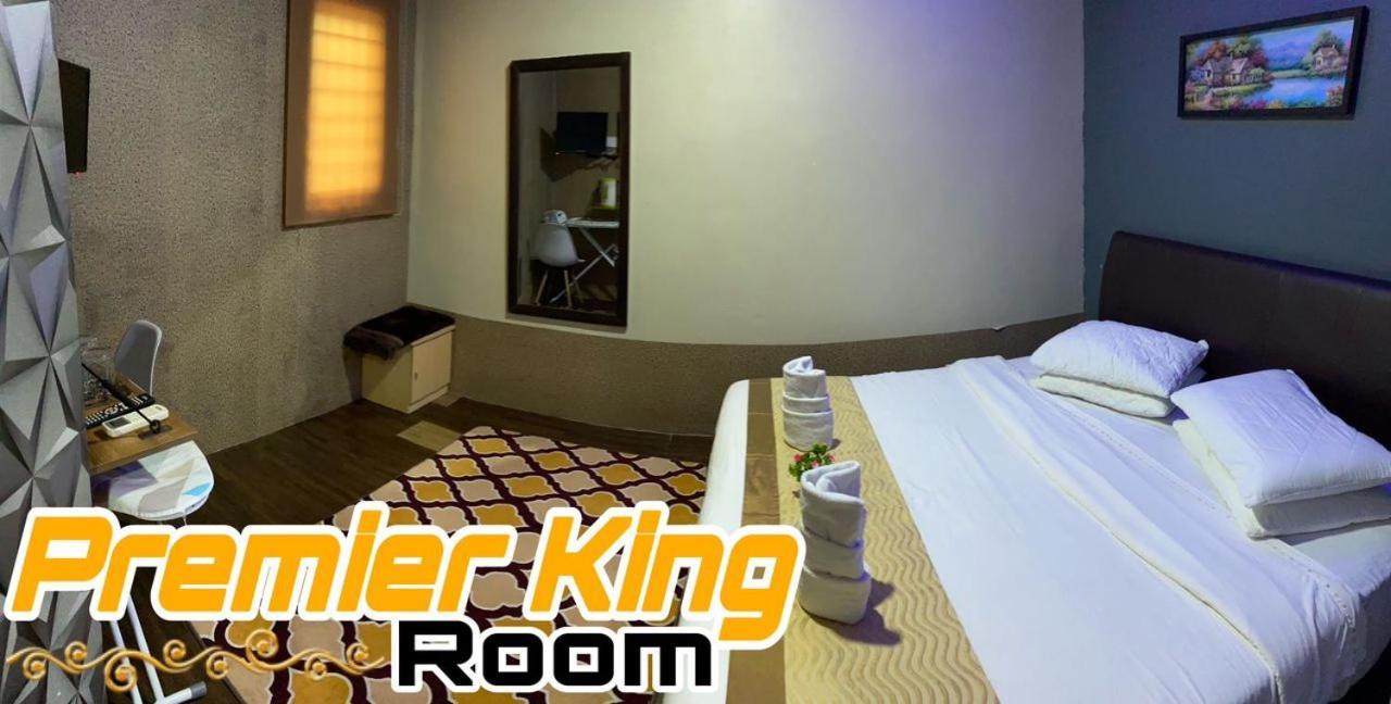 Pine Hotel Бату Гаяах Екстериор снимка