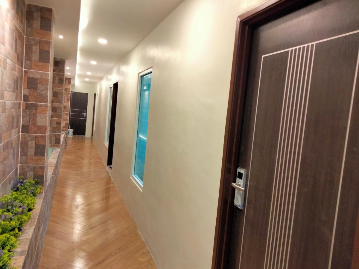Pine Hotel Бату Гаяах Екстериор снимка