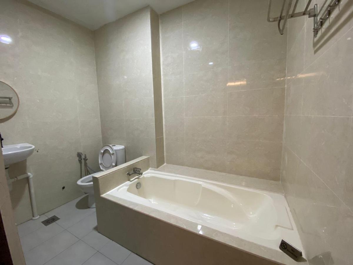 Pine Hotel Бату Гаяах Екстериор снимка